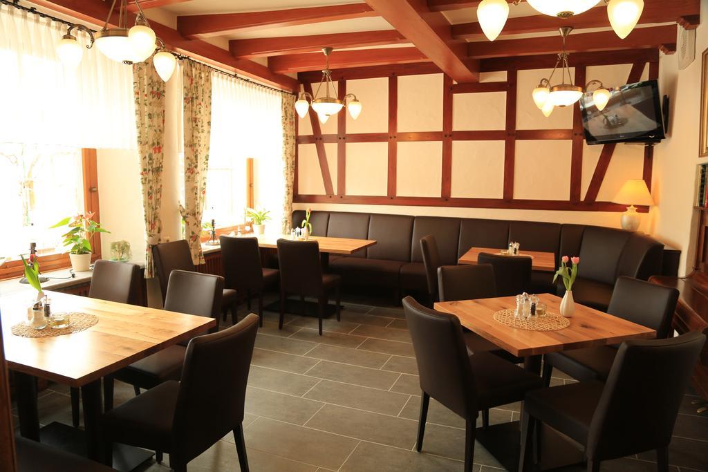 Hotel Haus Burg Metternich Байлщайн Екстериор снимка