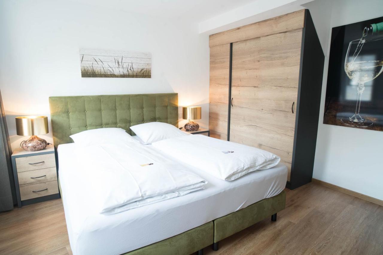 Hotel Haus Burg Metternich Байлщайн Екстериор снимка